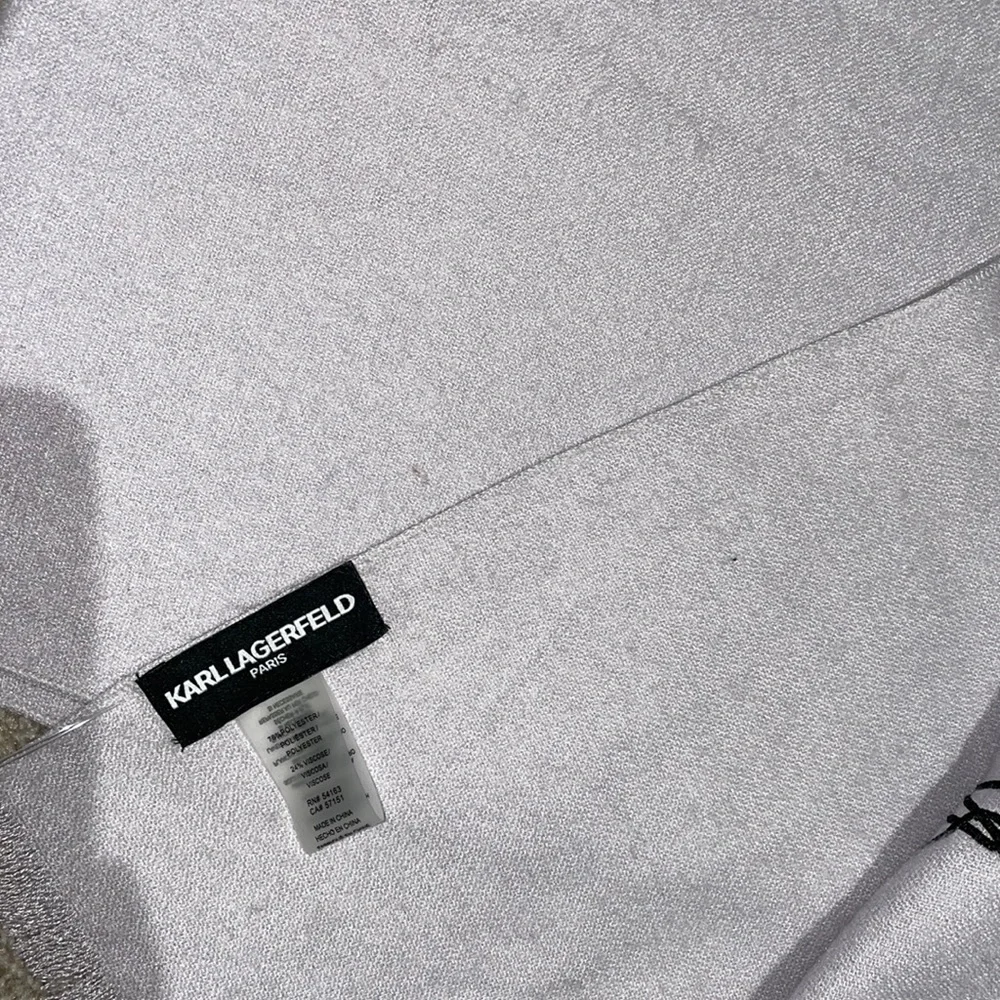 NWOT KARL LAGERFELD PARIS SEQUINS EMBROIDERED LOGO SUPER SOFT SCARF